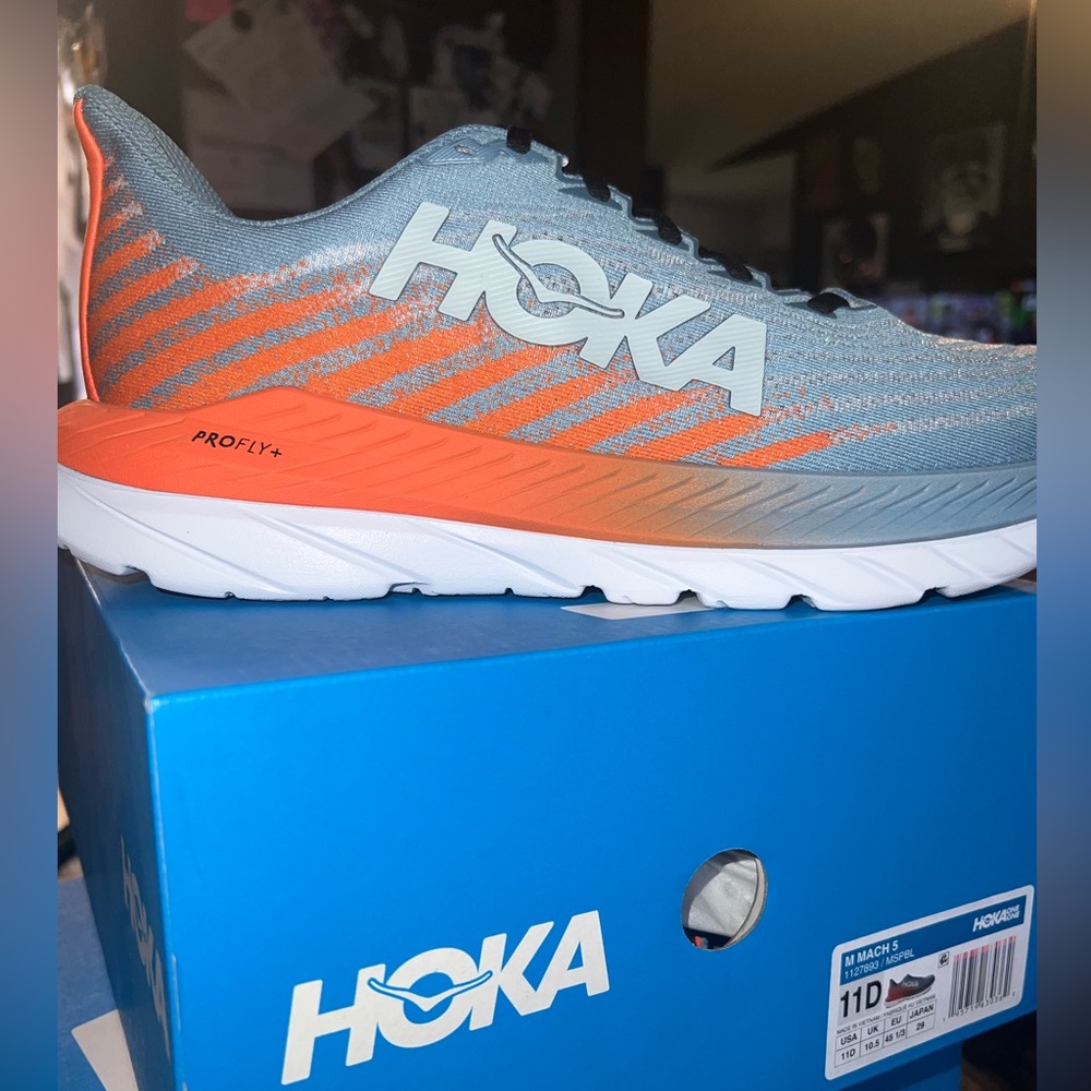 HOKA MACH 5